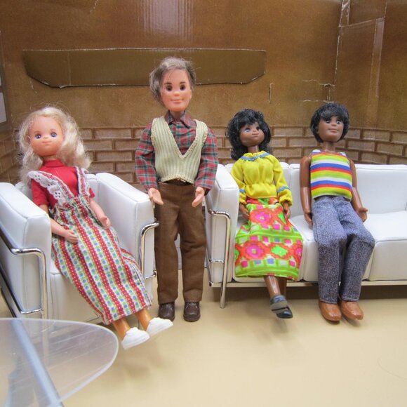 Mattel Sunshine and Happy Family Dolls - Two Couples (set of 4) - Picture 3 of 4